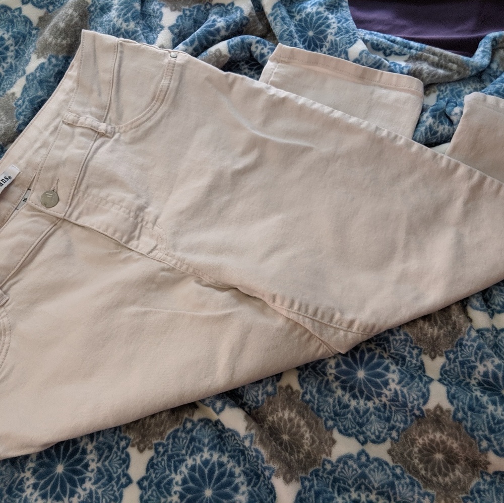 Light pink capris